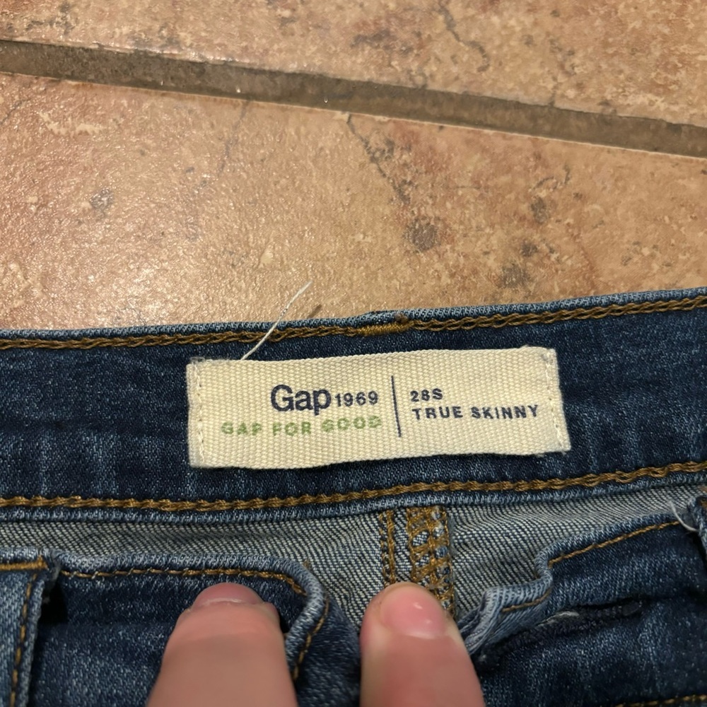 Gap true skinny distressed raw hem jeans size 28S - Picture 5 of 5